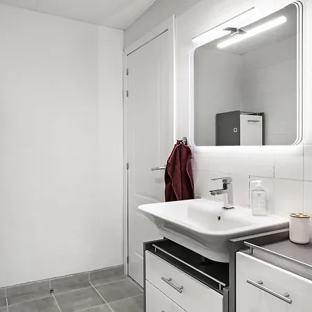 Arafo アパート グイマー